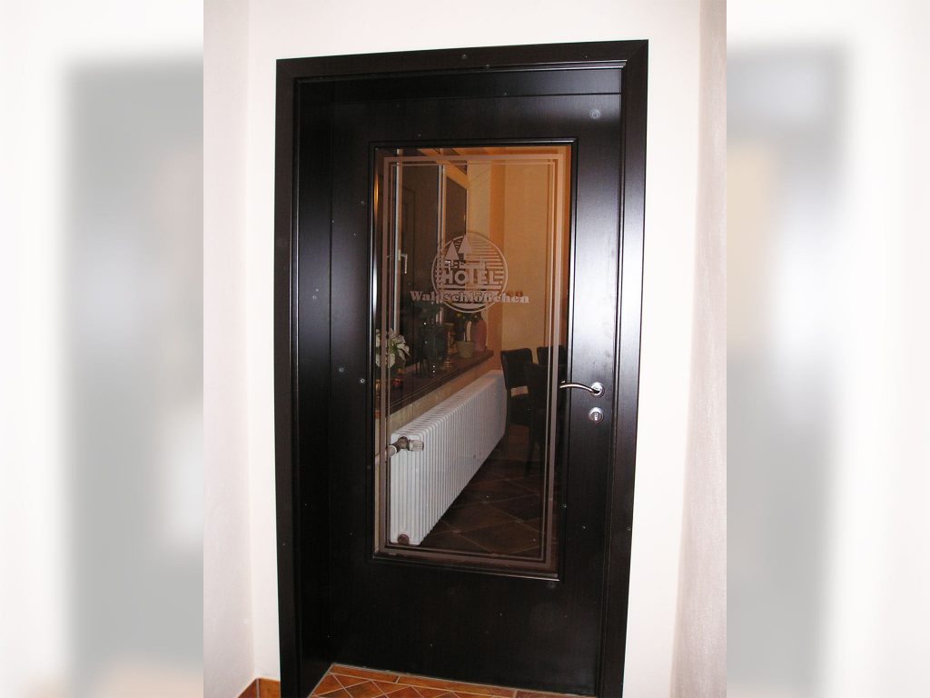 Glas & Design "Diamant" e.G. - Ganzglasanlagen / Ganzglastüren, Ganzglasduschen, Allgemeine Glasarbeiten, Sandstrahldesign, Blei- und Dekobleiverglasung und Reparaturverglasung