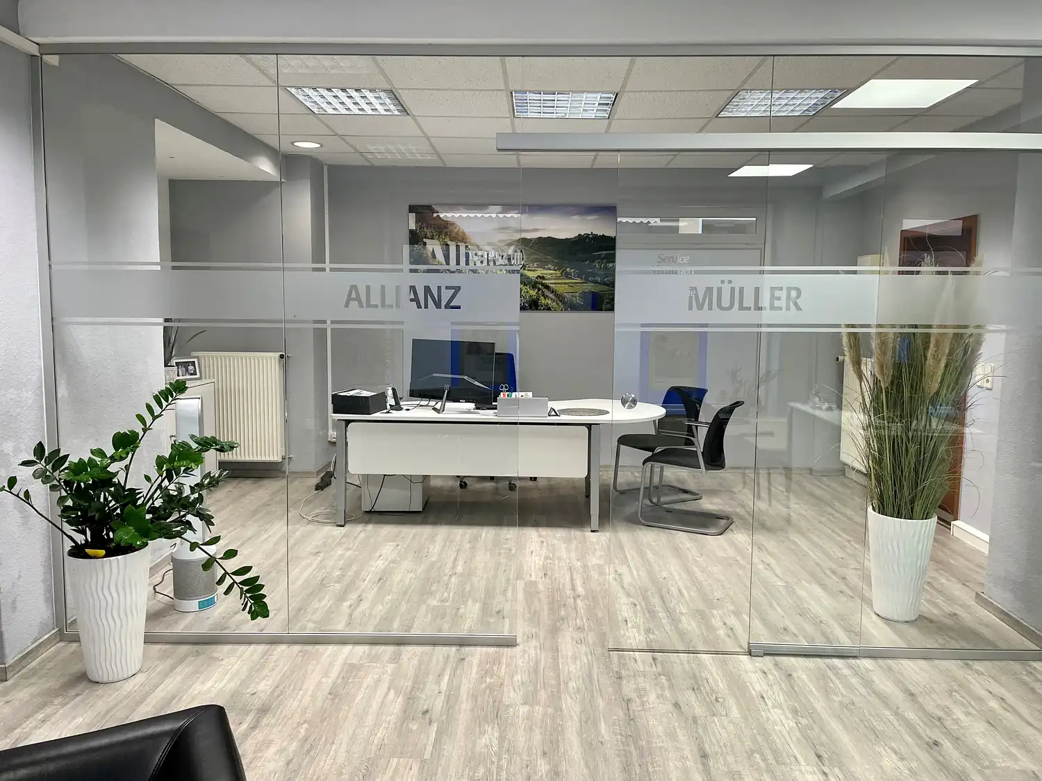Glas & Design "Diamant" e.G. - Ganzglasanlagen / Ganzglastüren, Ganzglasduschen, Allgemeine Glasarbeiten, Sandstrahldesign, Blei- und Dekobleiverglasung und Reparaturverglasung