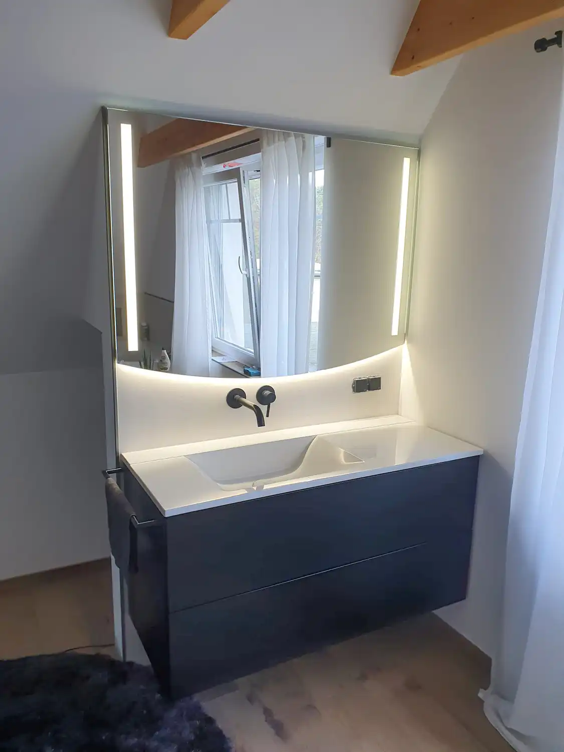 Glas & Design "Diamant" e.G. - Ganzglasanlagen / Ganzglastüren, Ganzglasduschen, Allgemeine Glasarbeiten, Sandstrahldesign, Blei- und Dekobleiverglasung und Reparaturverglasung